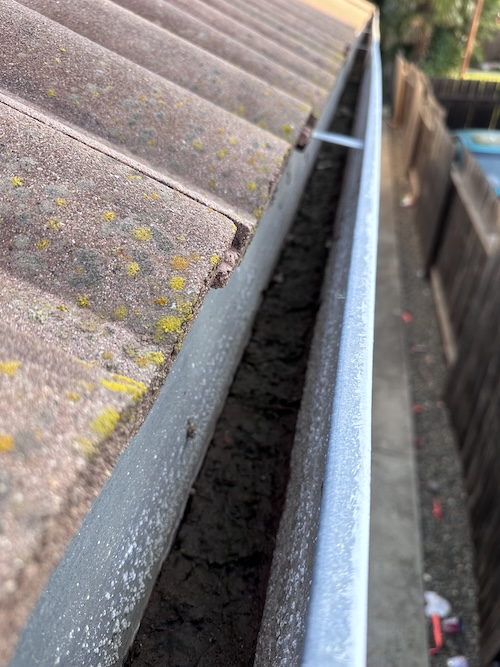 How Often Should You Schedule Gutter Cleaning In Sacramento’s Climate?